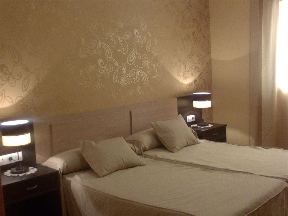 Hotel Los Chiles Villanueva Del Arzobispo Zimmer foto